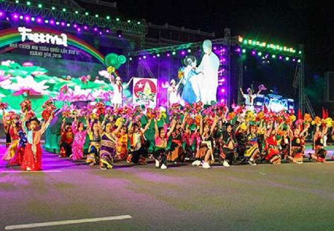 Festival thiếu nhi hướng tới 'Mặt trời quê hương - chào bạn bốn phương'
