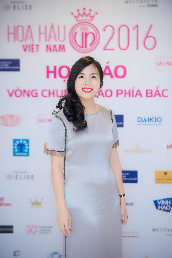 Người phụ nữ giúp thí sinh Hoa hậu Việt Nam tỏa sáng đường cong