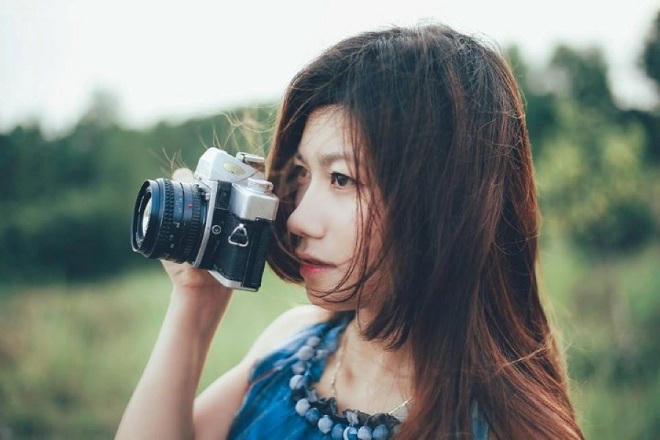 Ca sỹ 'Vợ người ta' giúp em gái lấn sân showbiz