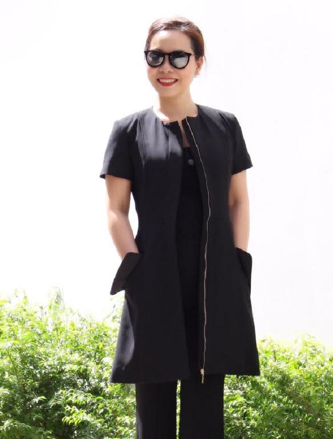 Gu trang phục vest đơn giản, quyến rũ của Nữ hoàng Kim Chi