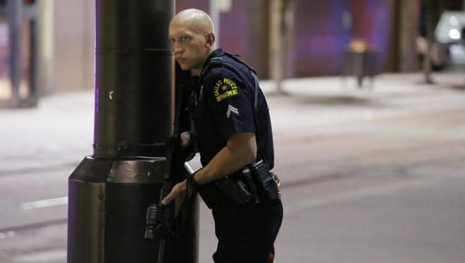 Vụ xả súng kinh hoàng ở Dallas: Cảnh sát Mỹ bị phục kích thế nào?