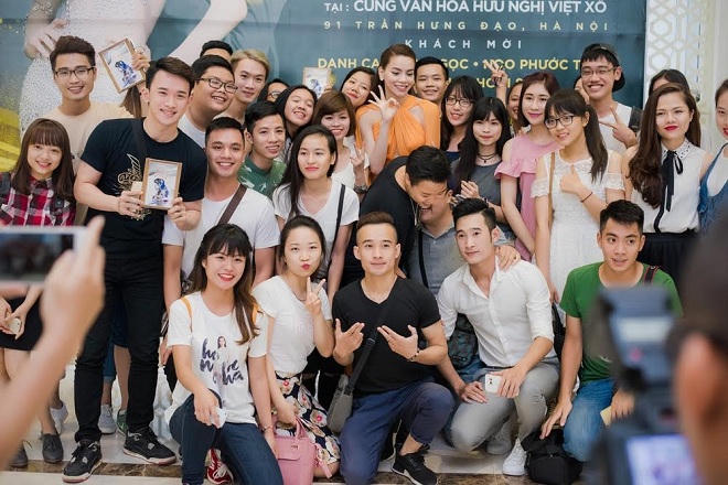 Hồ Ngọc Hà yêu kiểu “đập đầu vào tường”