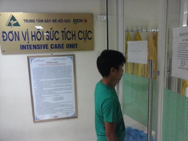 Xót xa hoàn cảnh của cặp song sinh được bác sĩ ra giữa chợ 'cầu cứu'