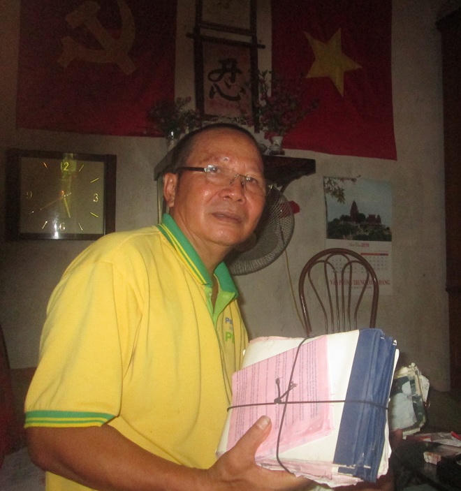 Bị xã 'xử ép', cựu chiến binh đi nhặt rác lấy tiền theo đuổi công lý