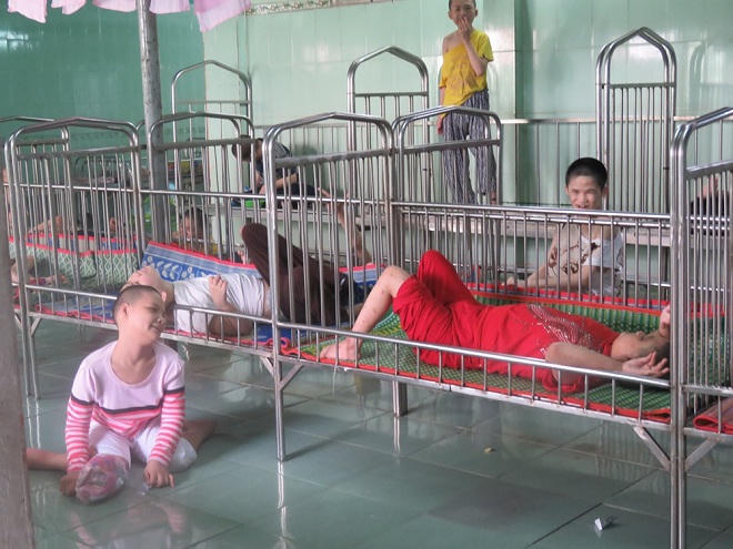 Chuyện cảm động ở nơi 'vợ chồng' Thanh Bạch dùng tiền mừng cưới làm từ thiện