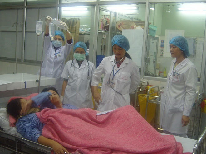 Buổi trực hãi hùng trong đêm Bạch Mai ngụp lặn bên làn nước