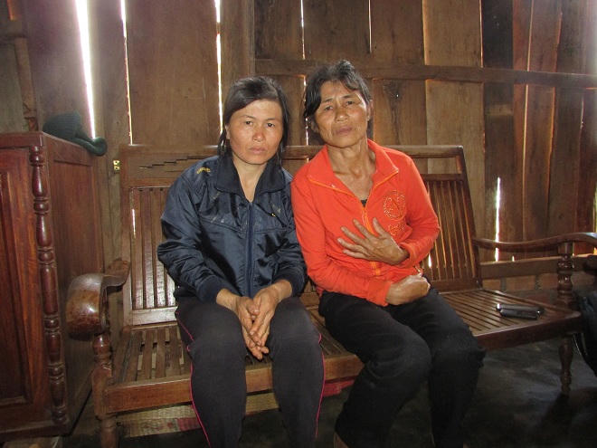 Đánh đập người mẹ, cắt gân chân con vì khoản nợ 25 triệu   