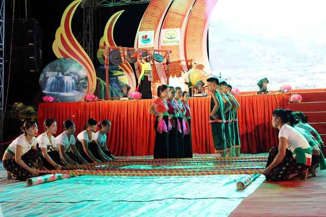 Độc đáo những sản vật tại hội chợ miền Tây xứ Thanh