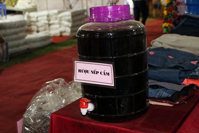 Độc đáo những sản vật tại hội chợ miền Tây xứ Thanh