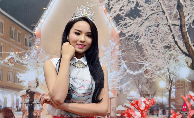 Hoa hậu là phải... kiễng chân