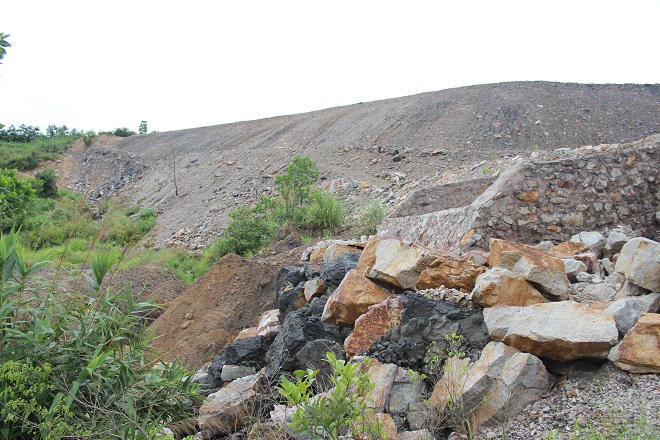 Quảng Ninh: “Tử thần” lơ lửng trên đầu người dân Mông Dương