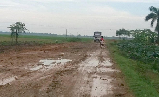 Đường liên xã chục tỉ 'hành' người dân