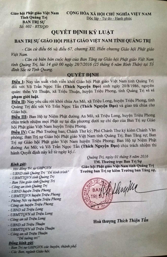 Trắng đêm 'bao vây' bắt cô gái được sư thầy giấu trong phòng ngủ