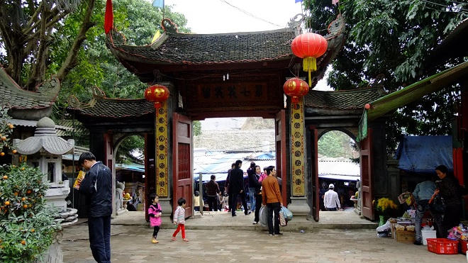 Những ngôi đền gần Hà Nội được lưu truyền 'cầu gì được nấy'