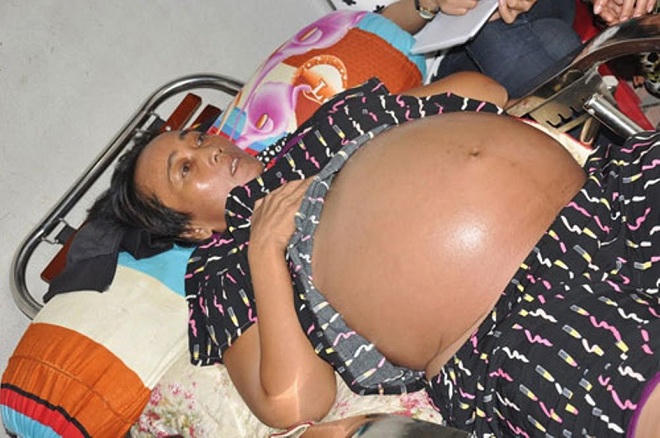 Hoàn cảnh thương tâm của cặp vợ chồng cùng nằm chờ chết