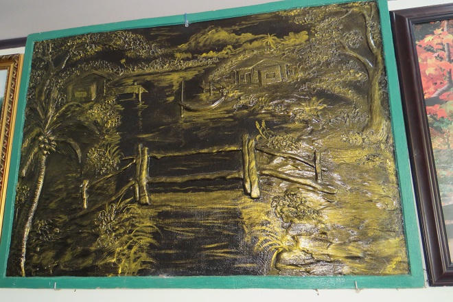 Phạm nhân dạy chuột làm xiếc, chế keo sắt từ... cơm nguội