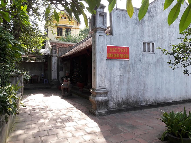 Chuyện huyễn hoặc quanh bức tượng đá không đầu trong Am Mỵ Châu