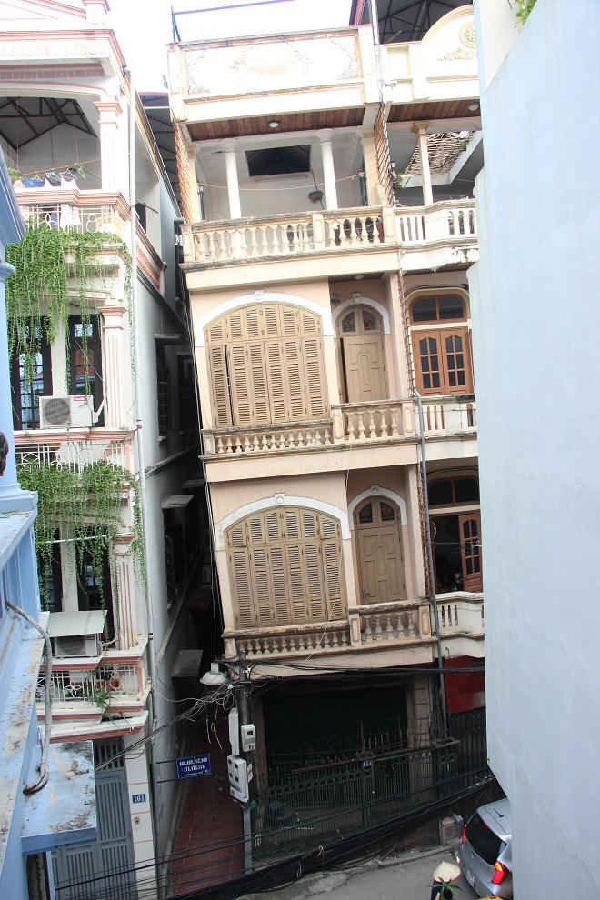 Nhà nghiêng gần 1m tại Hà Nội: 7 năm chưa xong thỏa thuận phá dỡ