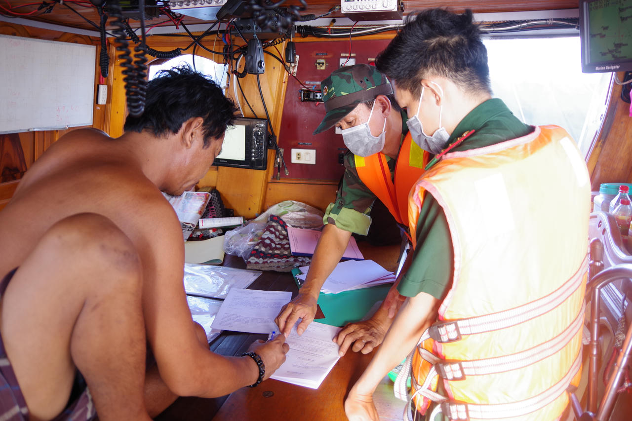 Phát hiện nhiều hoạt động đánh bắt hải sản trái phép trong hành lang an toàn đường ống dẫn khí dưới biển