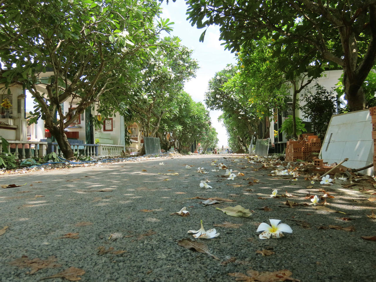 Mở rộng đường nội bộ Nghĩa trang Biên Hoà: Ấm lòng thân nhân những người đã khuất