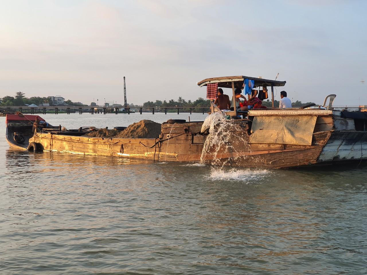 Cát tặc lợi dụng tình hình dịch COVID-19 lộng hành ở Đồng Nai