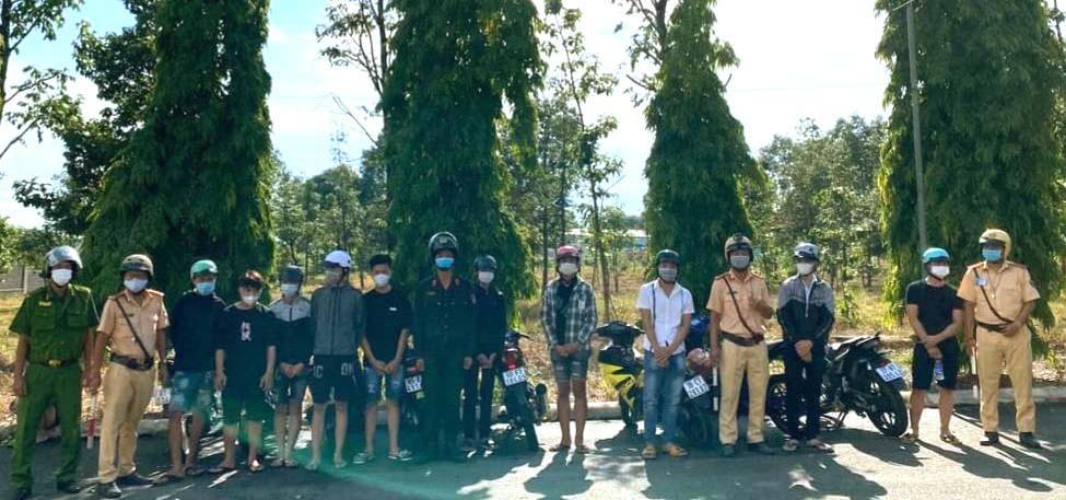 Công an Đồng Nai vây bắt ổ đua xe trái phép trước nghĩa trang liệt sĩ tỉnh