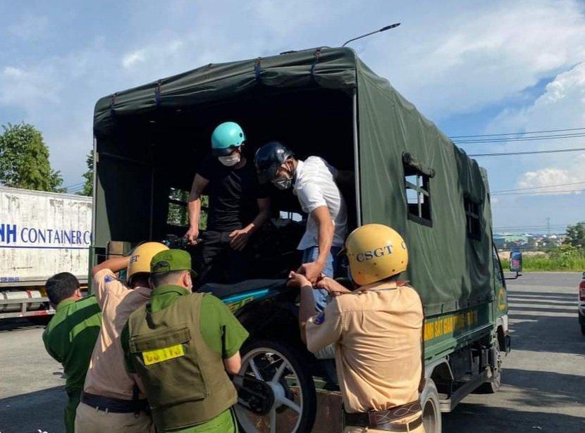 Công an Đồng Nai vây bắt ổ đua xe trái phép trước nghĩa trang liệt sĩ tỉnh