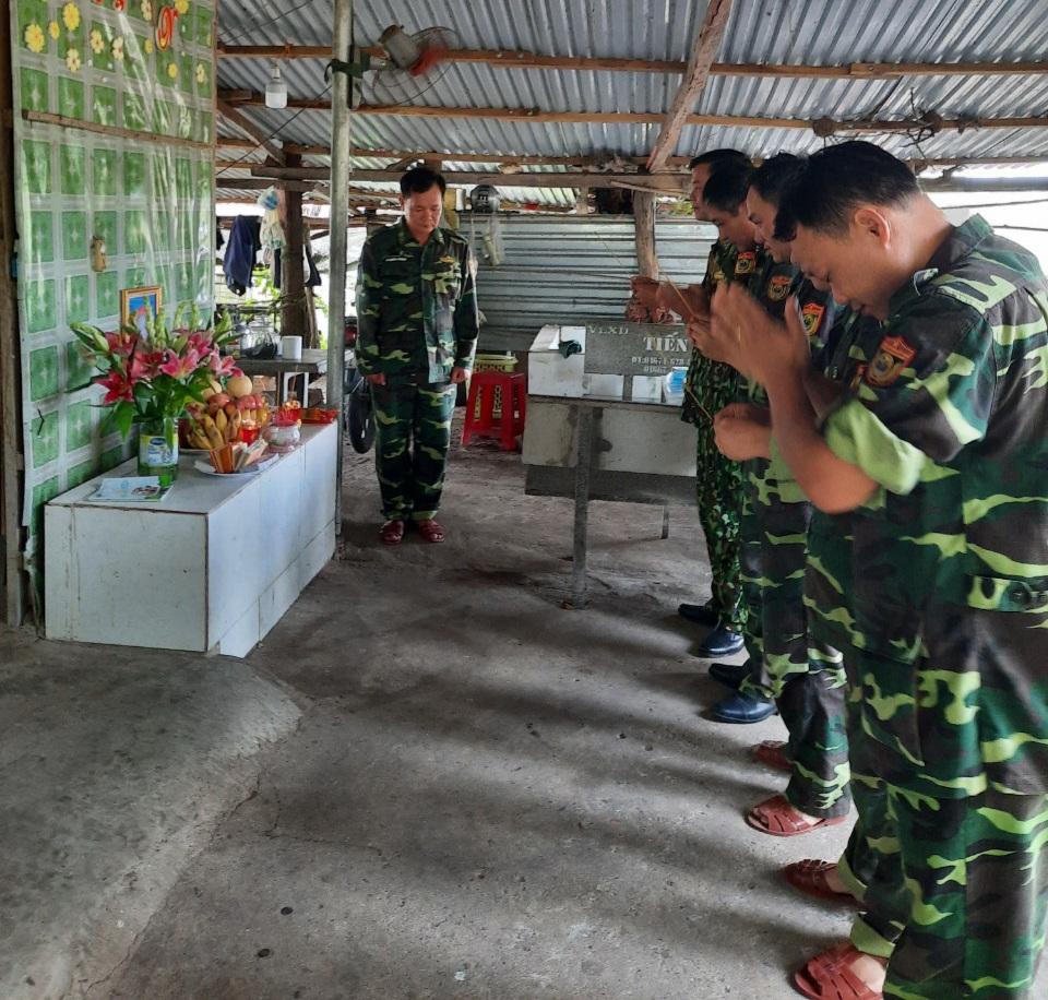 Không thể về chịu tang mẹ vì đang chống dịch nơi biên giới Tây Nam