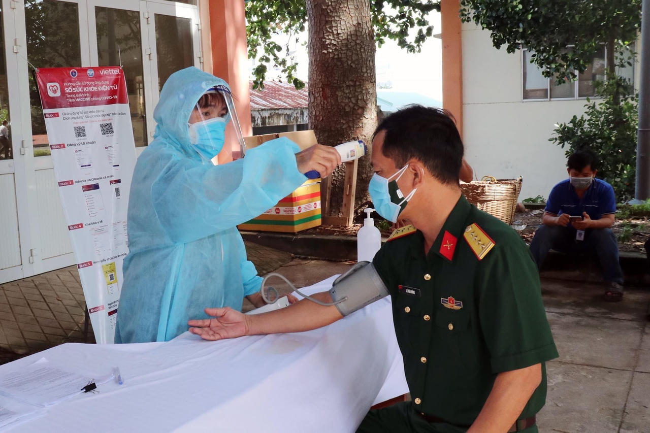 Bình Dương phát động Chiến dịch tiêm chủng vaccine và phun khử khuẩn diện rộng