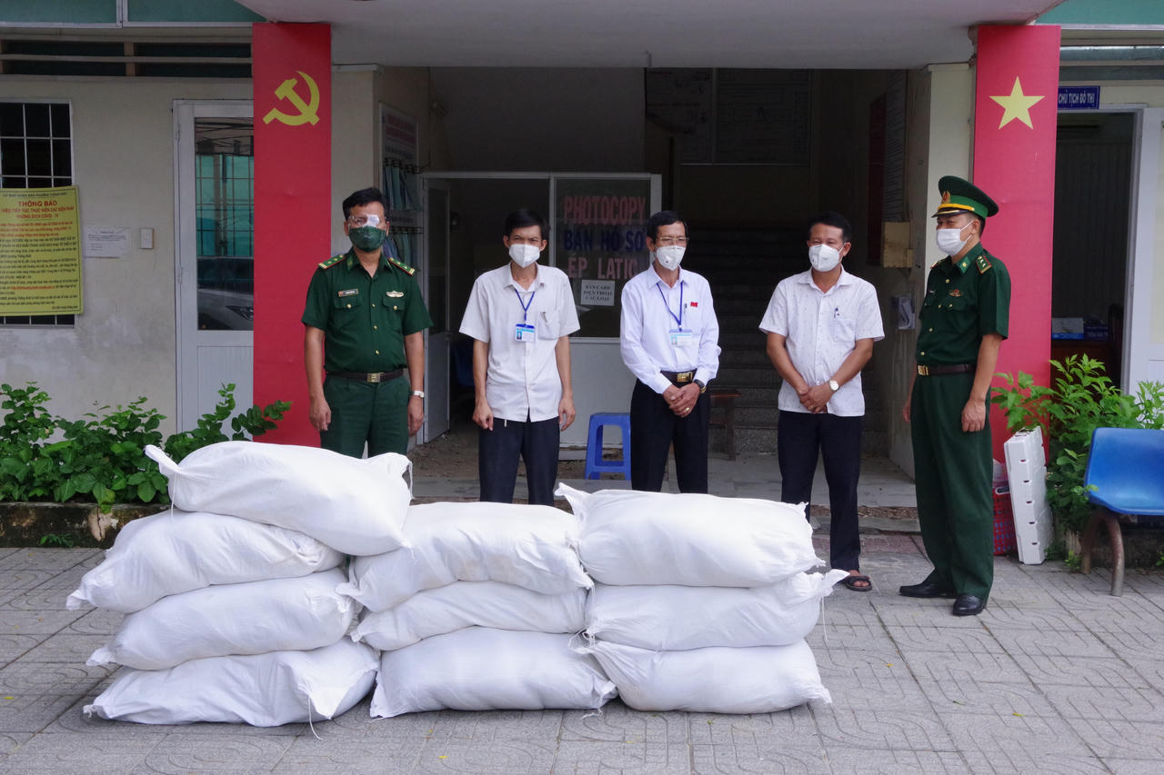 Tiếp sức hỗ trợ cho người dân bị ảnh hưởng dịch COVID-19 