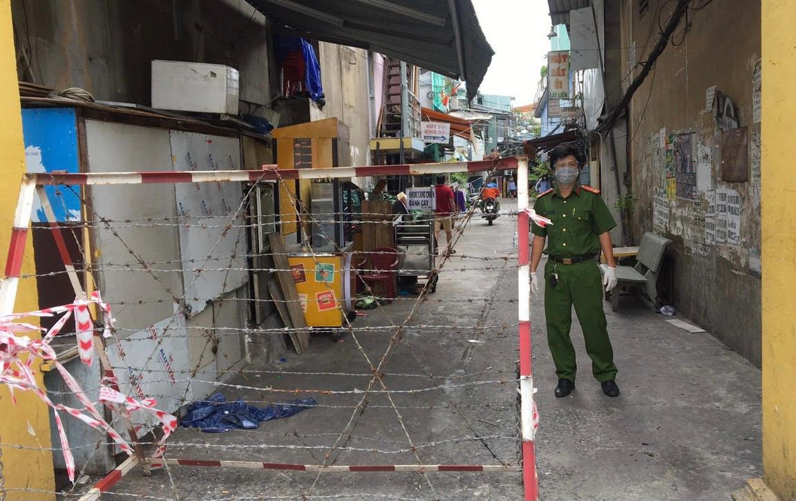 Công an TP HCM - "lá chắn thép" quan trọng trong tuyến đầu chống dịch của TP HCM