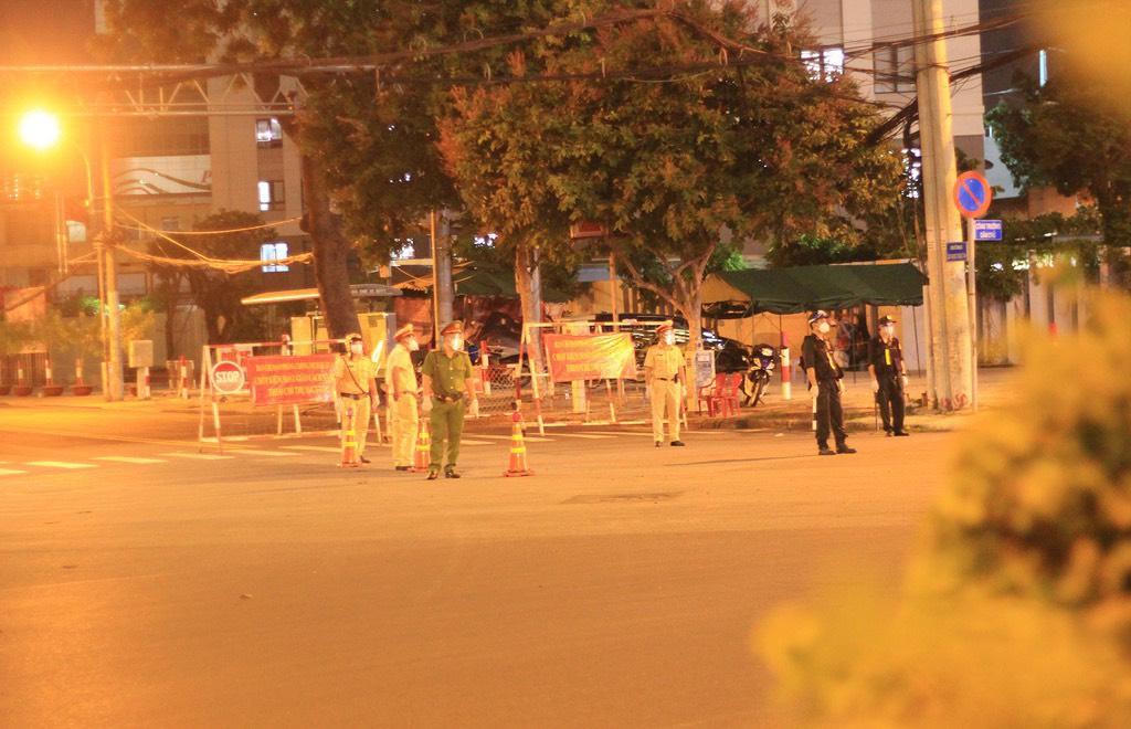 Công an TP HCM - "lá chắn thép" quan trọng trong tuyến đầu chống dịch của TP HCM