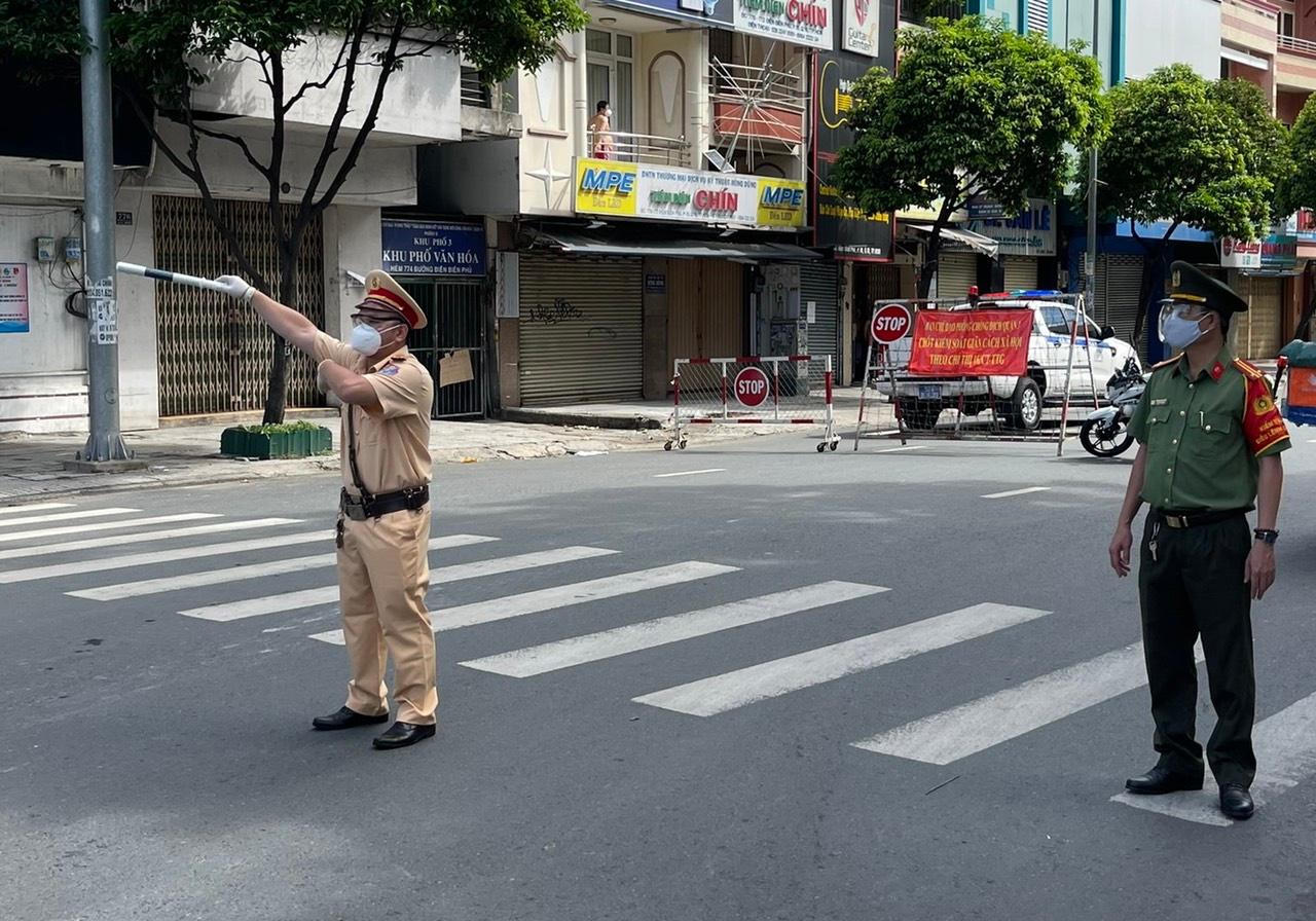 Công an TP HCM - "lá chắn thép" quan trọng trong tuyến đầu chống dịch của TP HCM
