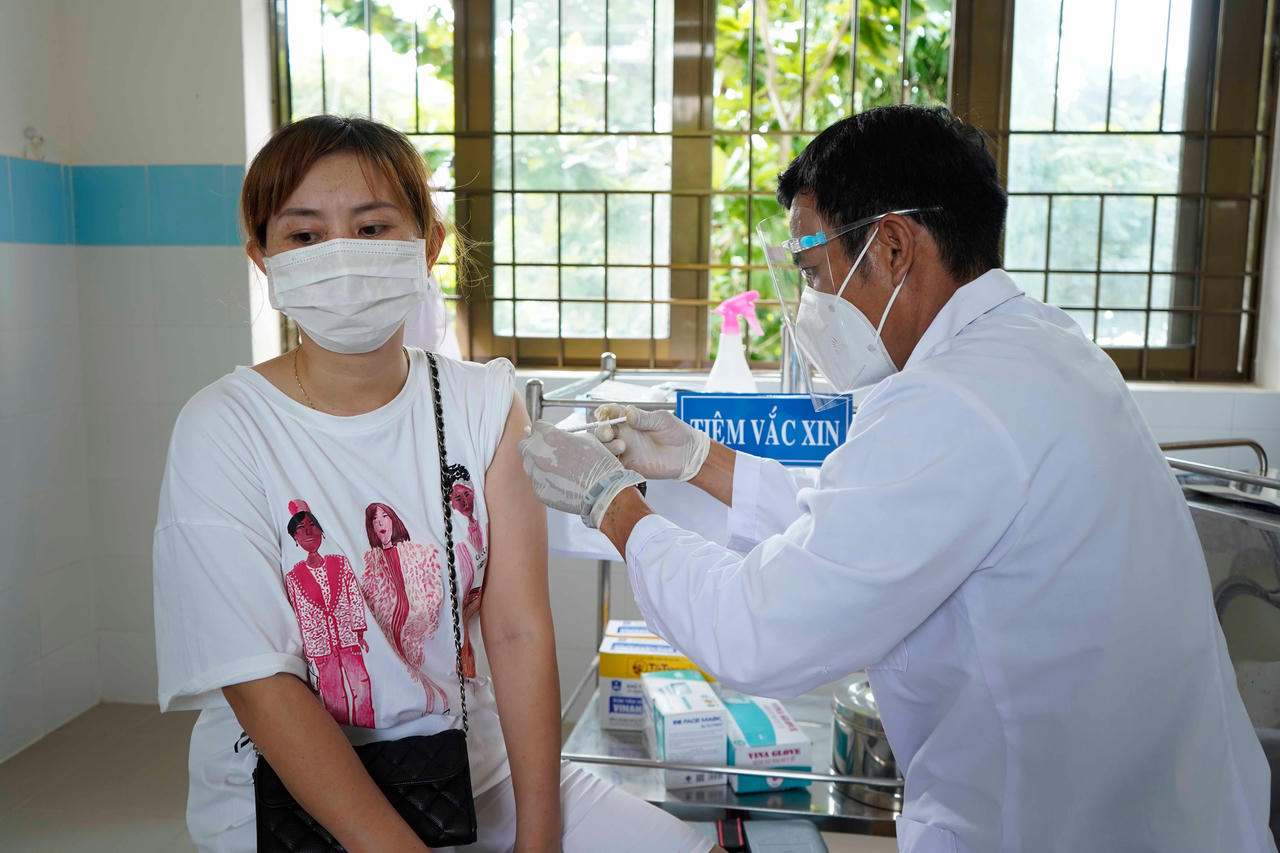 Hơn 70% người dân Côn Đảo được tiêm vaccine phòng COVID-19