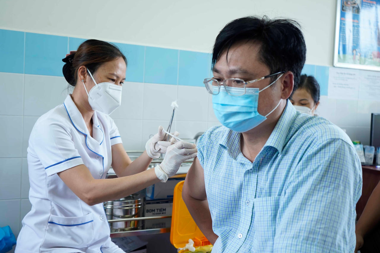 Hơn 70% người dân Côn Đảo được tiêm vaccine phòng COVID-19