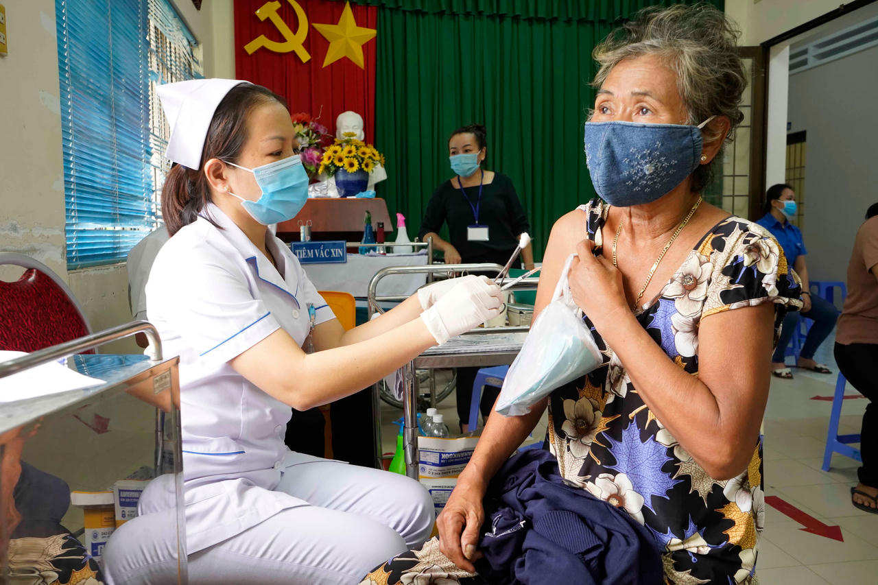 Hơn 70% người dân Côn Đảo được tiêm vaccine phòng COVID-19