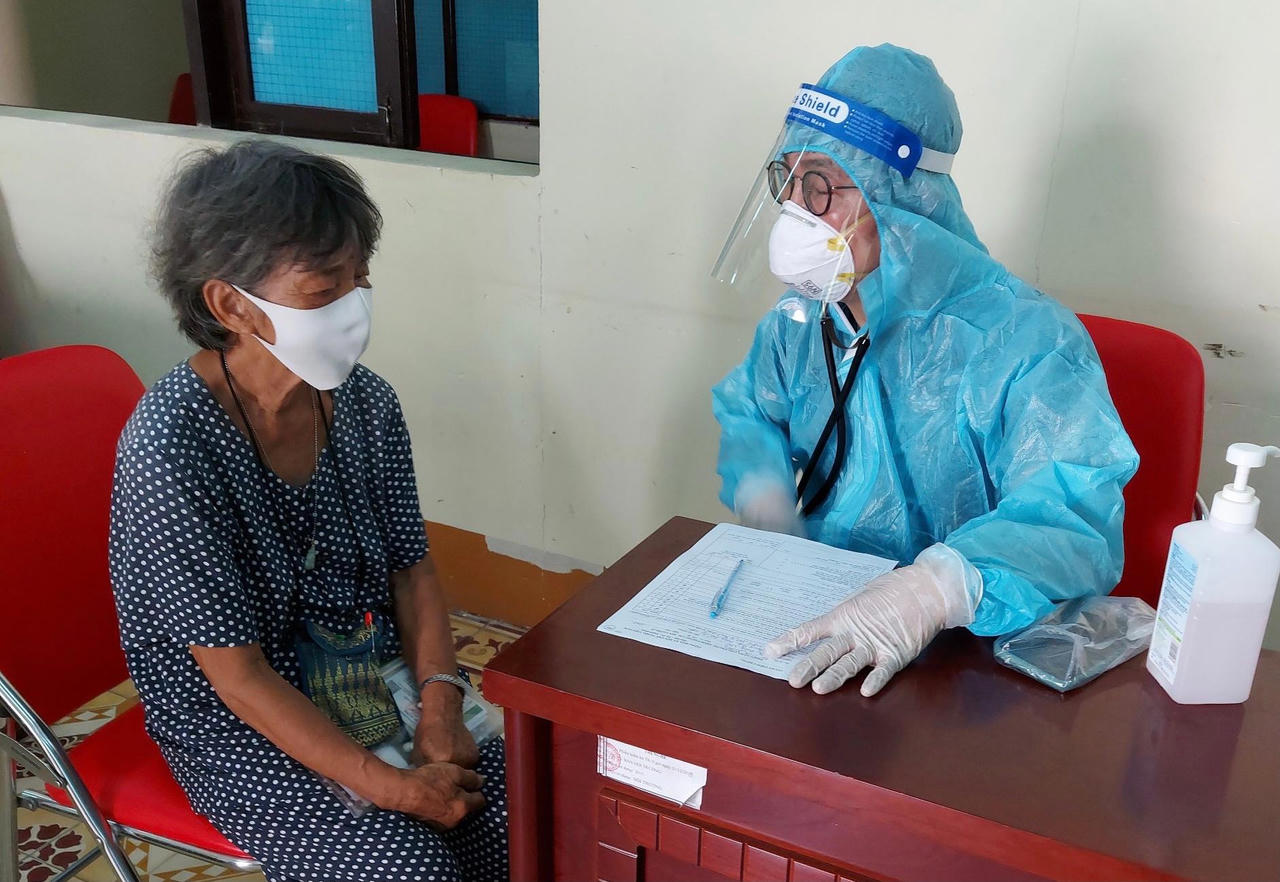  Những 'Chiến sĩ áo trắng' với sứ mệnh thiêng liêng tuyến đầu chống dịch