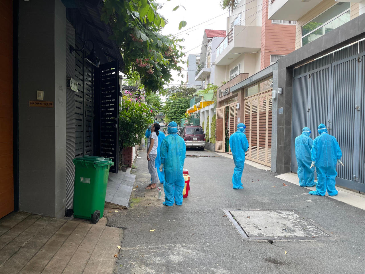 'Trận chiến kỳ lạ' có tên COVID