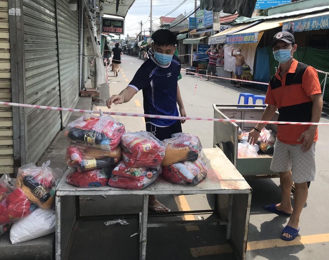 'Nghĩa tình Công đoàn' mang tấm lòng thơm thảo đến với hàng trăm ngàn công nhân lao động