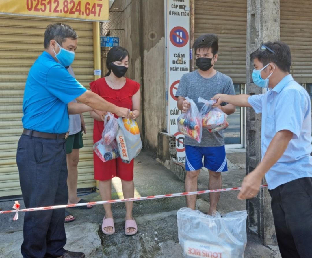 'Nghĩa tình Công đoàn' mang tấm lòng thơm thảo đến với hàng trăm ngàn công nhân lao động