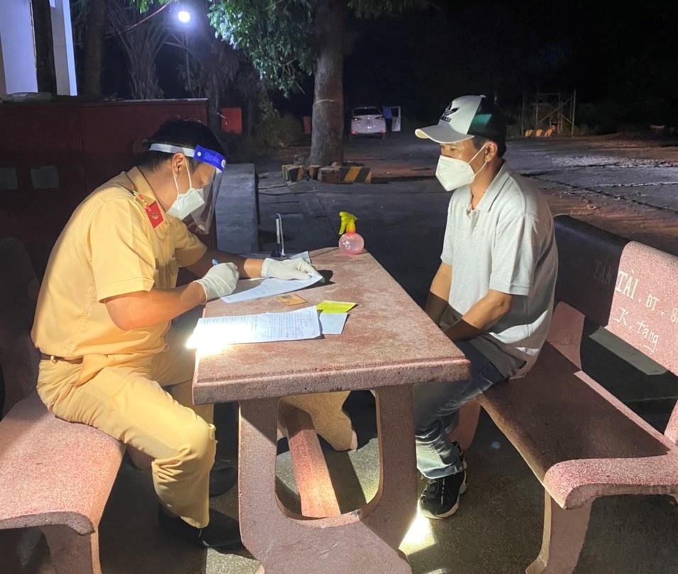 Màn 'thông chốt' bất thành của xe khách chở 24 người đi từ vùng dịch