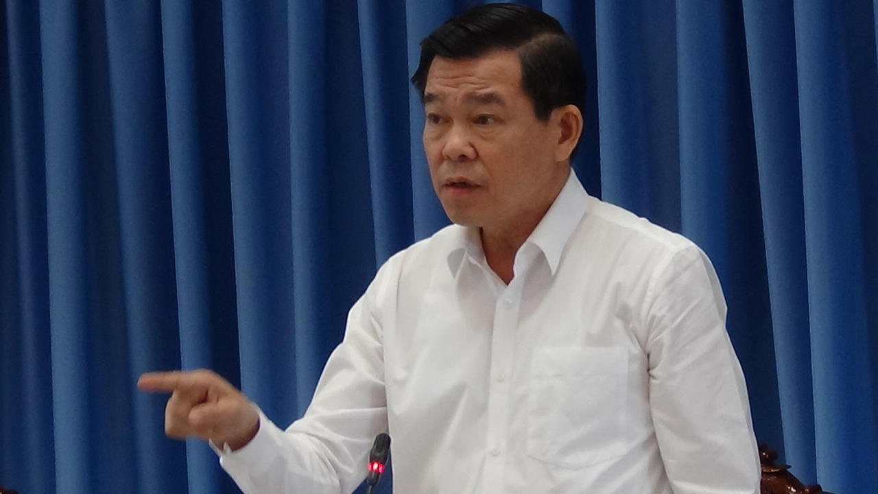 Cán bộ lãnh đạo phải đặt người dân lên trên sinh mệnh chính trị của mình