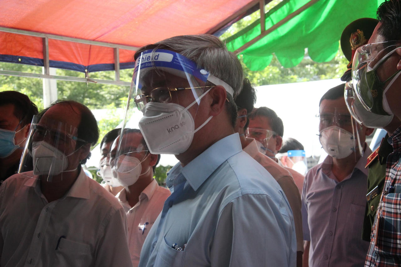 Cán bộ lãnh đạo phải đặt người dân lên trên sinh mệnh chính trị của mình