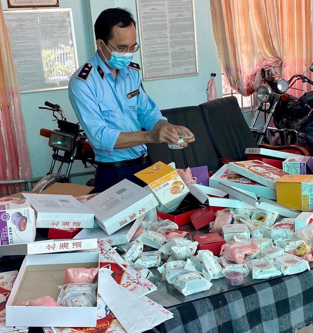  Tây Ninh thu giữ hơn 1.500 bánh trung thu không rõ nguồn gốc, xuất xứ 