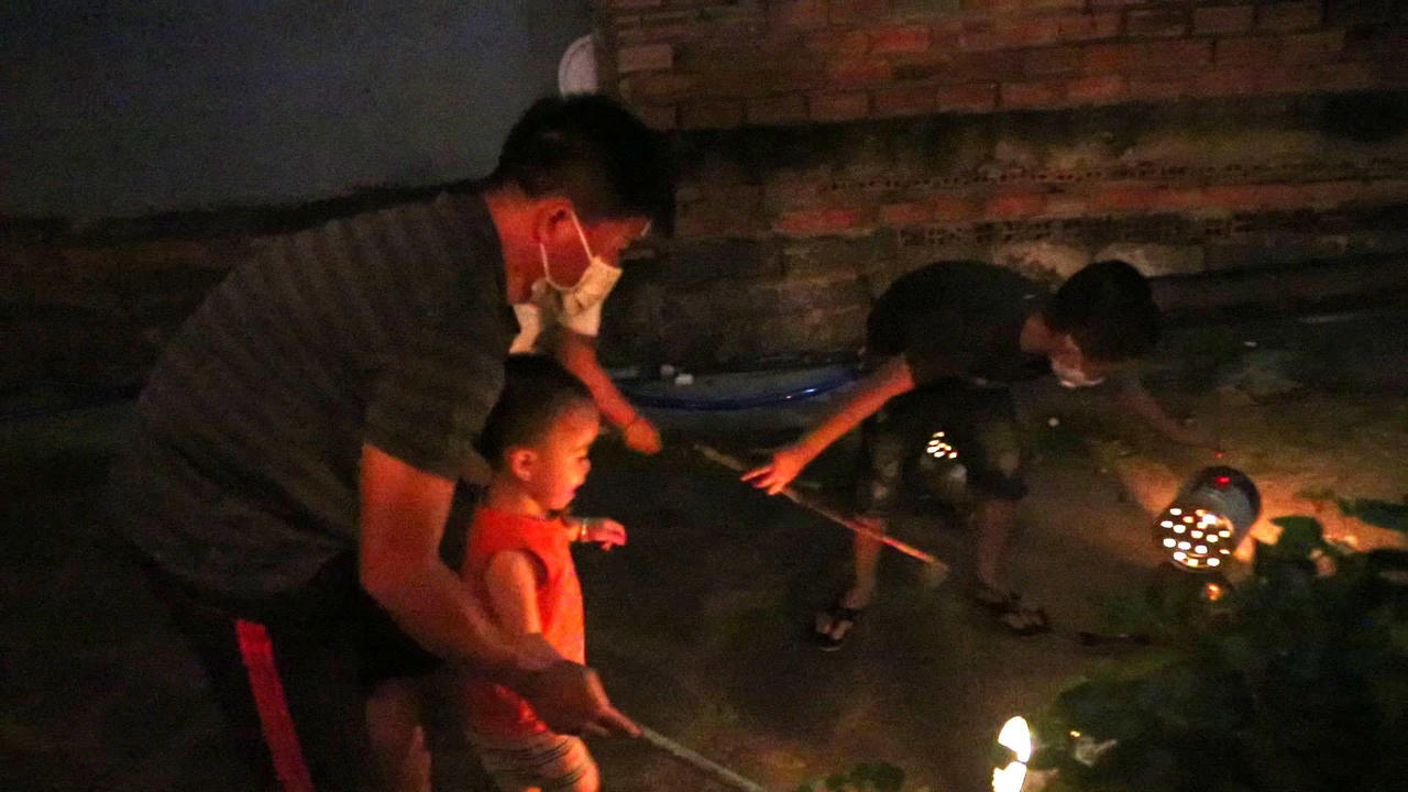 Trung thu khác lạ giữa tâm dịch