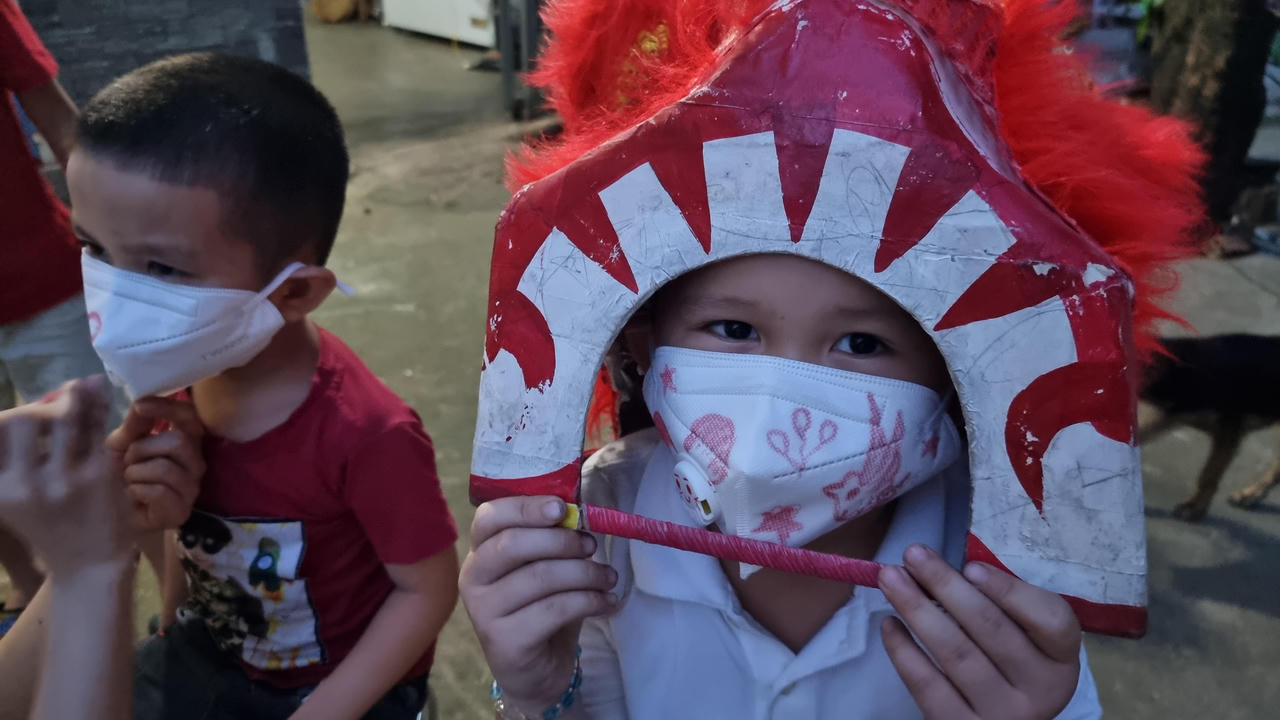 Trung thu khác lạ giữa tâm dịch