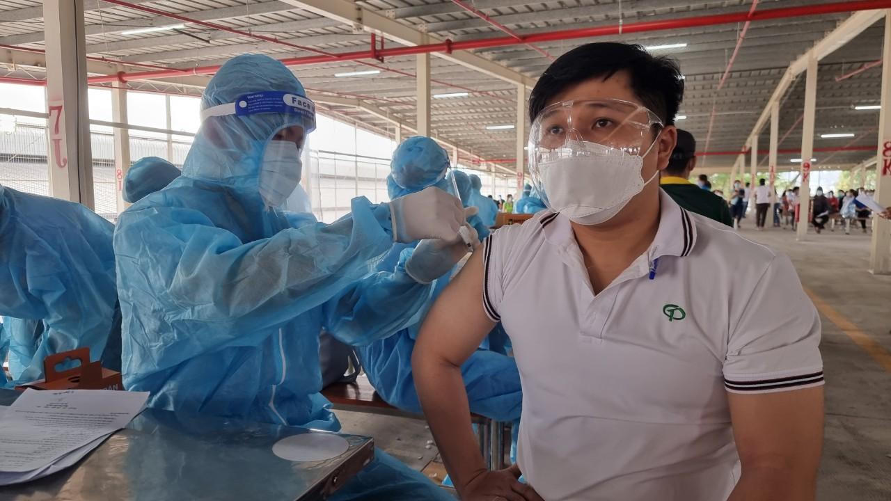 Tăng tốc 'phủ' nhanh vaccine phòng COVID-19 cho công nhân lao động Đồng Nai
