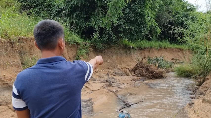 "Cát tặc" phá nát địa bàn, tỉnh lộ 720 chỉ để vận chuyển cát lậu
