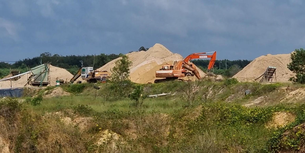 Huyện Xuyên Mộc (Bà Rịa – Vũng Tàu): nhiều hộ dân bỏ hoang nhà cửa vì vấn nạn cát lậu 