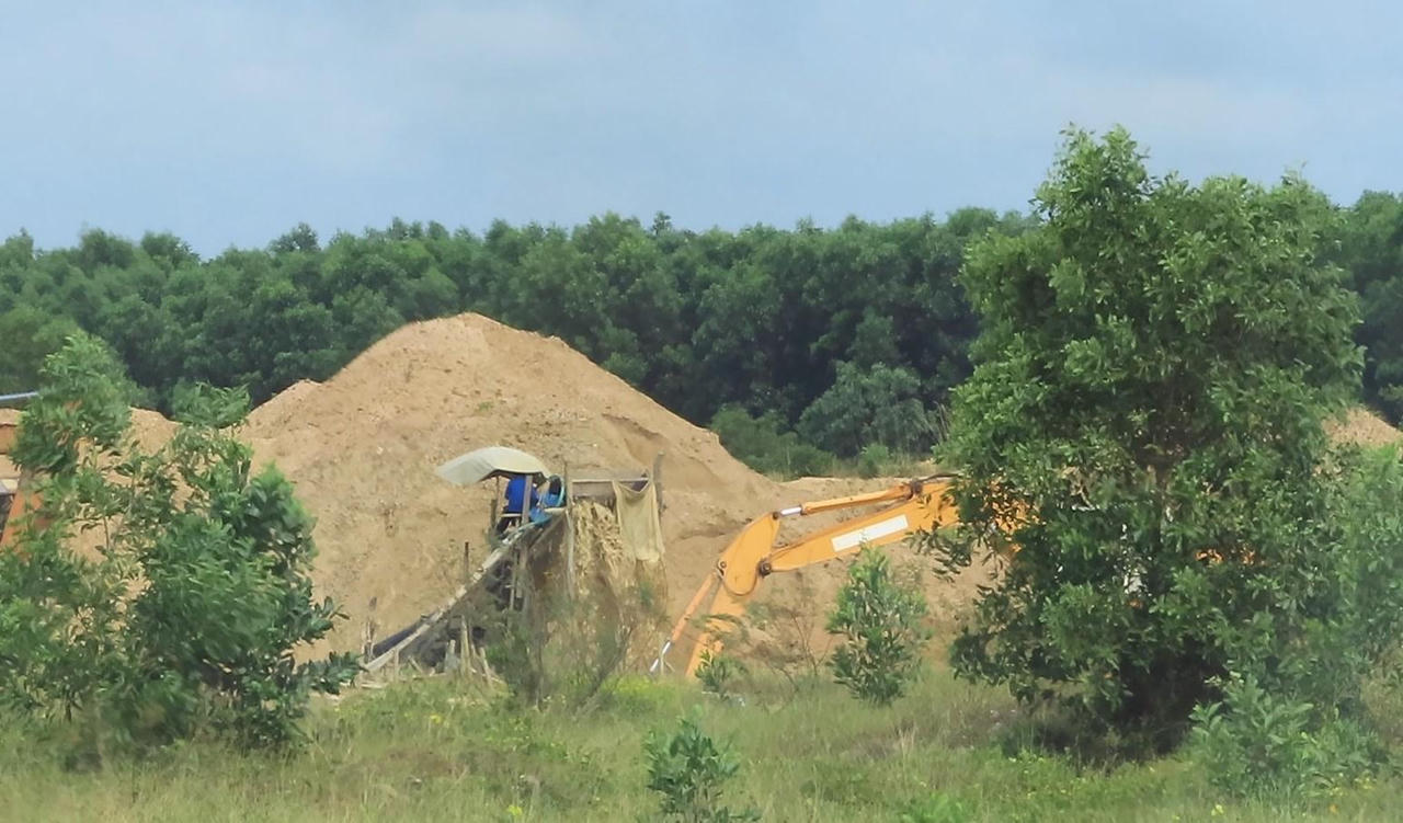 Huyện Xuyên Mộc (Bà Rịa – Vũng Tàu): nhiều hộ dân bỏ hoang nhà cửa vì vấn nạn cát lậu 
